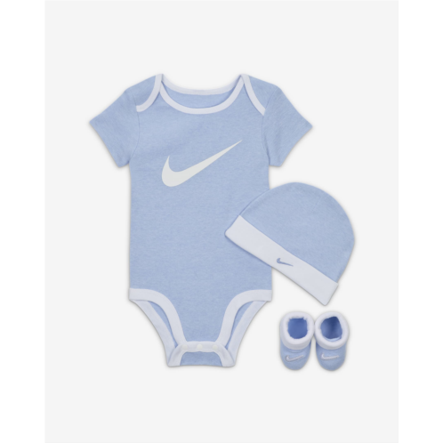 Nike Baby (0-6M) Bodysuit, Hat and Booties Box Set Baby (0-6M) Bodysuit, Hat and Booties Box Set