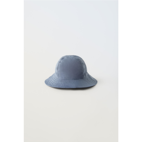 Zara TECHNICAL FABRIC BUCKET HAT