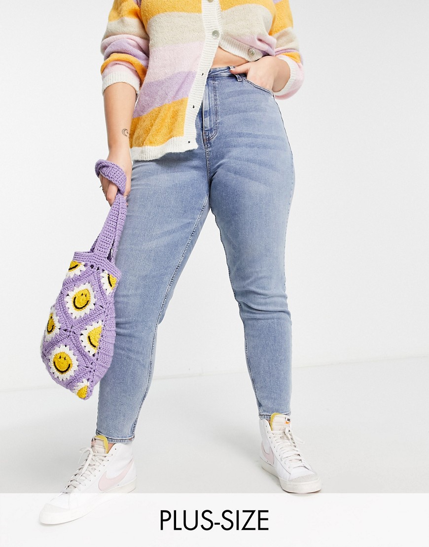 Pieces Plus Pieces Curve Kesia high rise Mom jeans in bleach wash