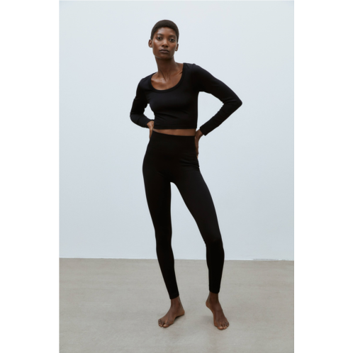 H&M Seamless Sports Crop Top in DryMove