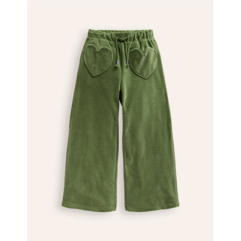 Boden Heart Pocket Velour Jogger - Safari Green