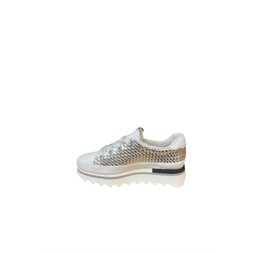 Softwaves womens leyla sneaker in ice/silver