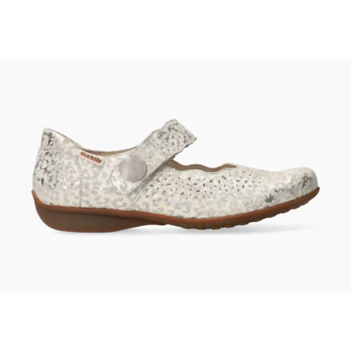 MEPHISTO womens fabienne hand made mary jane shoes in light sand