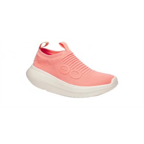 OOFOS womens oomy zen shoe in coral