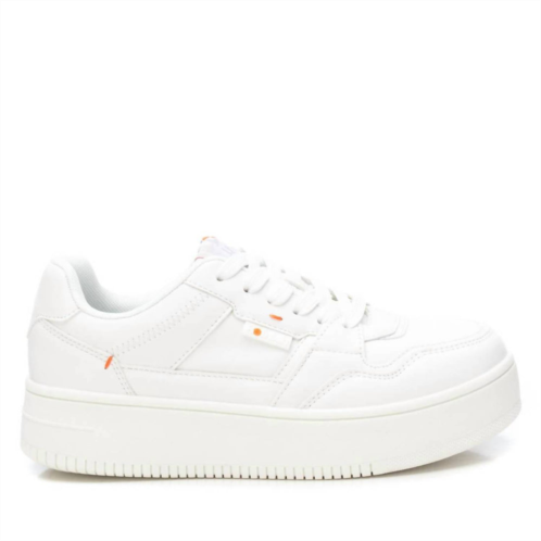 Xti womens casual sneakers in white