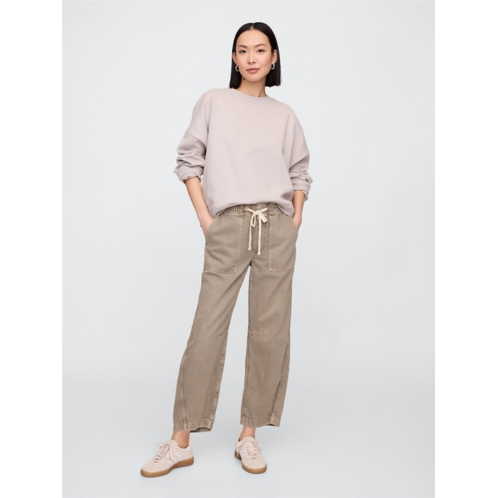 Gap Mid Rise SuperSoft Pull-On Barrel Jeans