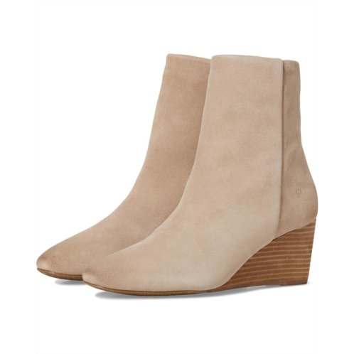 Gentle Souls by Kenneth Cole Nash