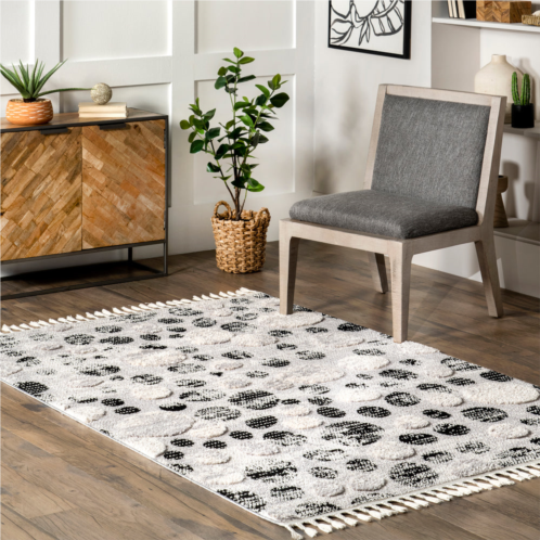 NuLOOM carli modern pebble tasseled area rug