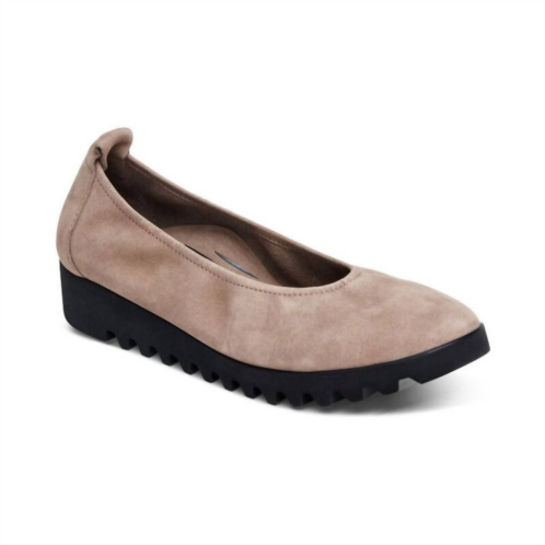 Aetrex brianna ballet loafer in taupe