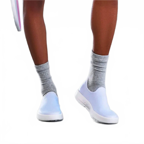 OOFOS women oomg low recovery shoe in purple jade