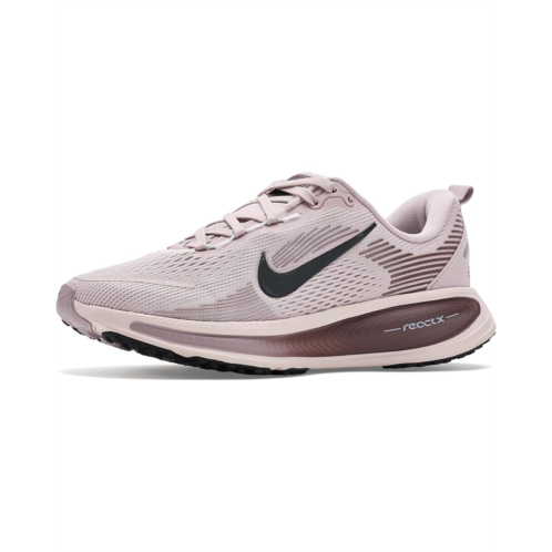 Nike Kids Vomero 18 (Little Kid/Big Kid)