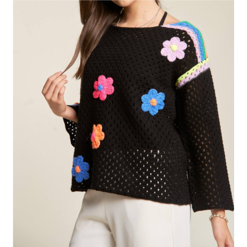DAVI & DANI womens crochet flower patched sweater - plus in black