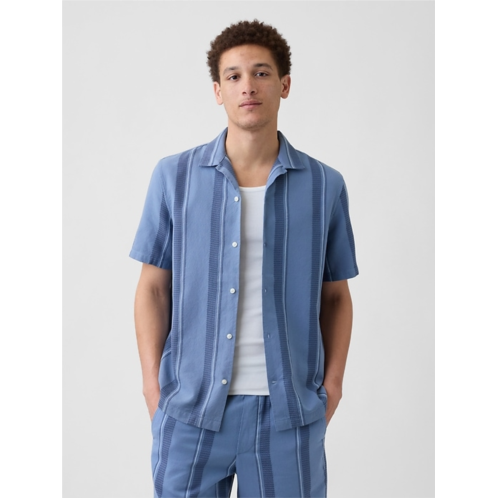 Gap Textured Vacay Shirt in Standard Fit