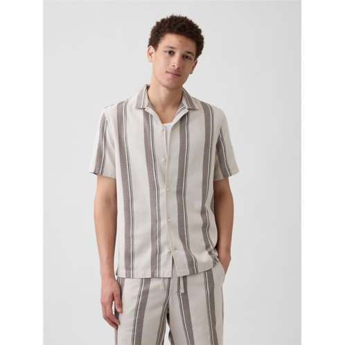Gap Textured Vacay Shirt in Standard Fit