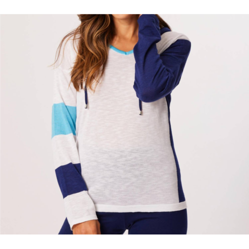 French kyss v-neck long sleeve hoodie in white/multi