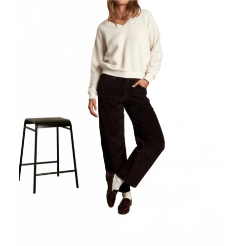 Perfectwhitetee zuri reverse fleece v neck sweatshirt in sugar