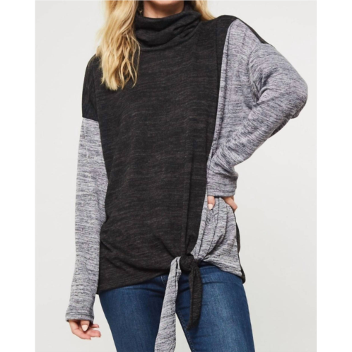 PROMESA color block knit top in charcoal/black