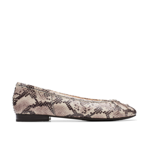 Clarks fawna lily in beige leather