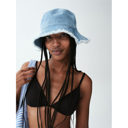 Gap Frayed Bucket Hat