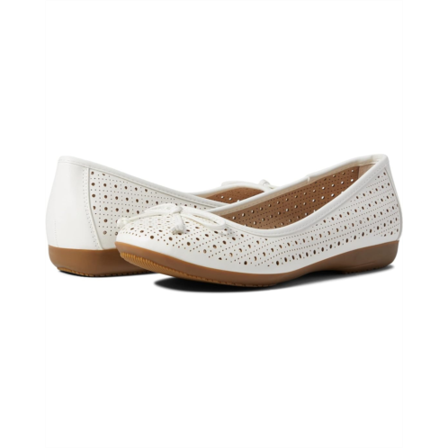 Womens Cliffs by White Mountain Cheryl