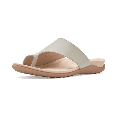 Womens Strive Capri 4