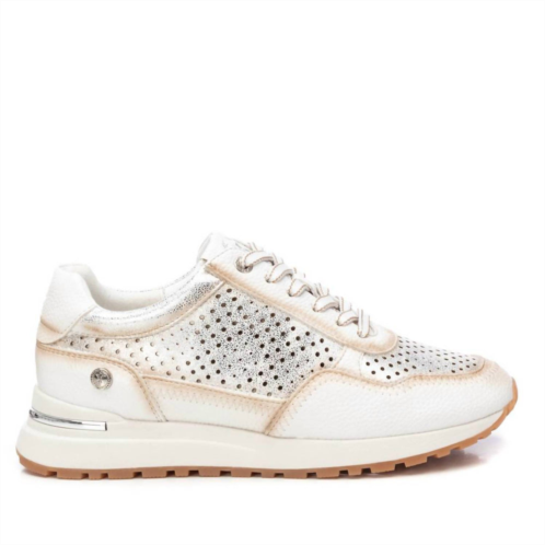 Xti womens casual fashion sneakers in white