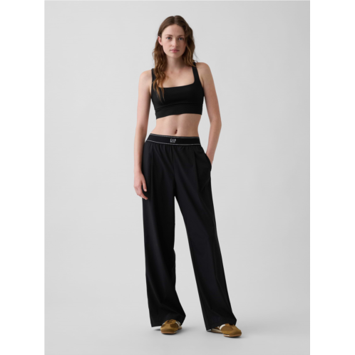 GapFit Pleated Easy Logo Pants