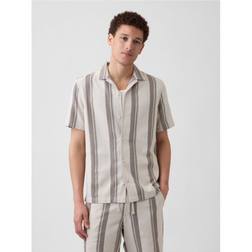 Gap Textured Vacay Shirt in Standard Fit