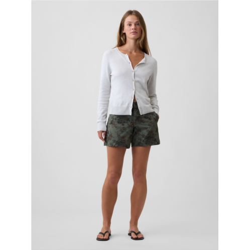 Gap 5 Mid Rise Downtown Khaki Shorts