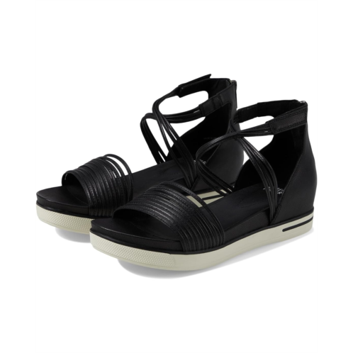 Eileen Fisher Shea