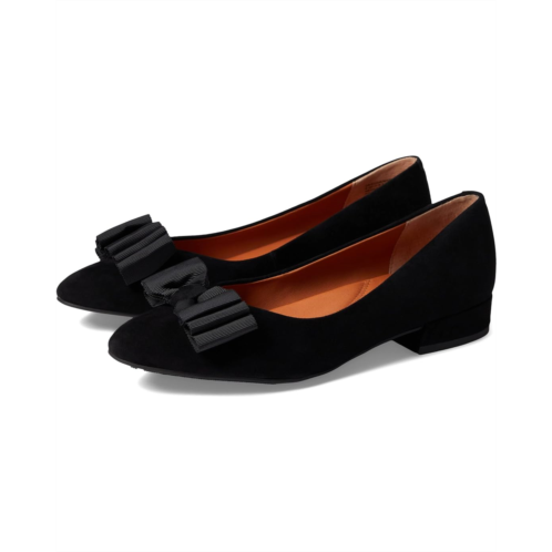 Womens Gentle Souls by Kenneth Cole Atlas Flat