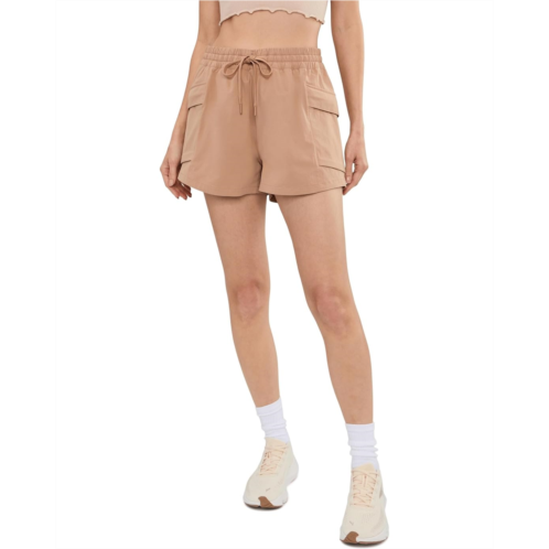 Womens Beyond Yoga Peak 3 Shorts