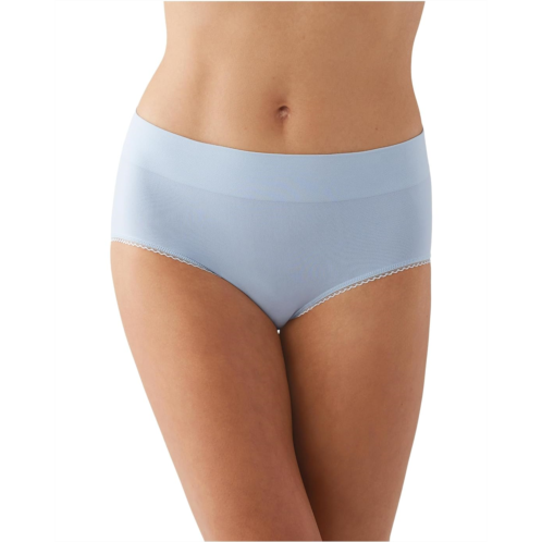 Wacoal Feeling Flexible Brief