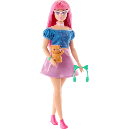 Barbie Mysteries: Beach Detectives Daisy Doll Wearing Signature Removeable Outfit with Storytelling Accessories Including Pet Kitten