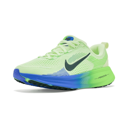 Nike Kids Vomero 18 (Little Kid/Big Kid)