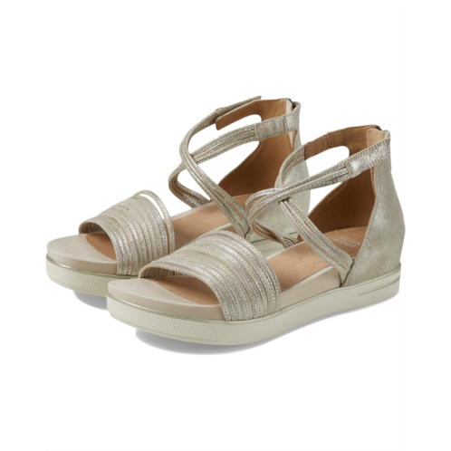 Eileen Fisher Shea