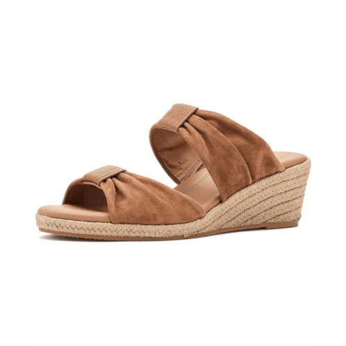 Womens Gentle Souls by Kenneth Cole Gracious