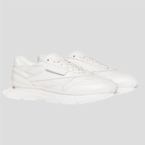 Reebok womens classic cracked leather sneakers in white