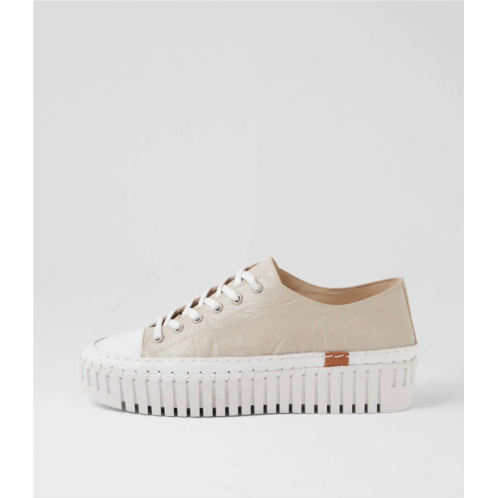 Django & Juliette womens baselo shoe in white-almond sole leather
