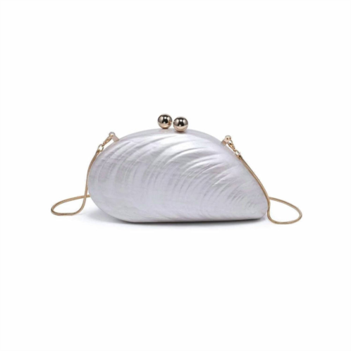 Urban Expressions the capri clutch in ivory