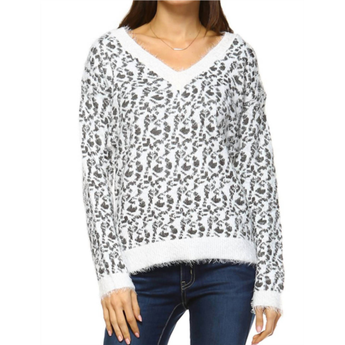 White Mark womens leopard sweater in grey