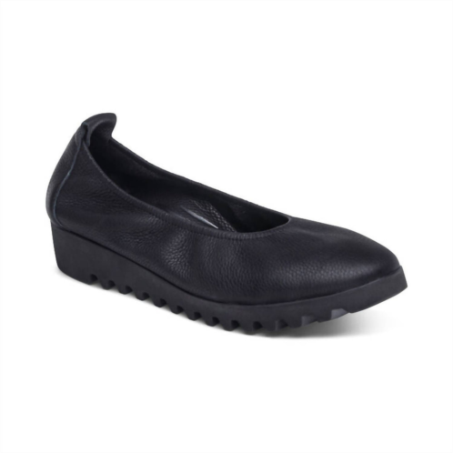 Aetrex womens brianna slip-on ballet flat in black
