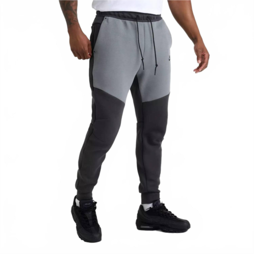 NIKE mens tech fleece joggers in black/grey
