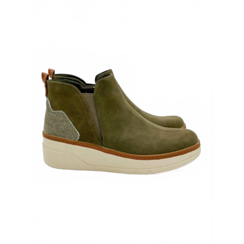 BLOWFISH womens charming wedge pull on sneaker in olive