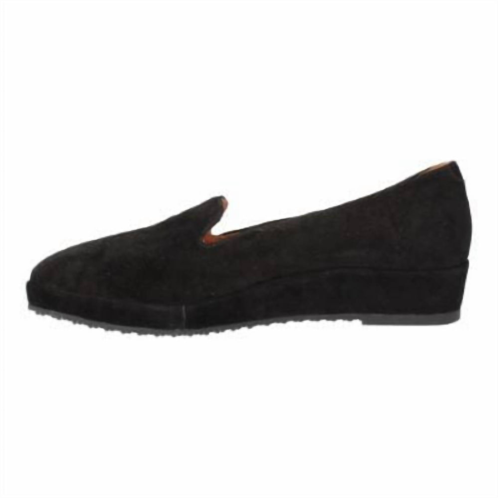 womens carlow leather round toe loafer in black suede