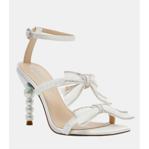 Betsey Johnson womens sammy heel in ivory