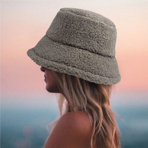 FASHNZFAB fluffy bucket hat