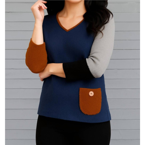 French kyss v-neck sweater in navy multi