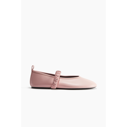 H&M Ballet Flats with Scrunchie Detail H&M Ballet Flats with Scrunchie Detail