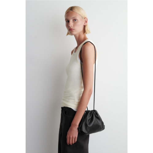 Cos MINI CAVATELLI CLUTCH BAG - LEATHER Cos MINI CAVATELLI CLUTCH BAG - LEATHER
